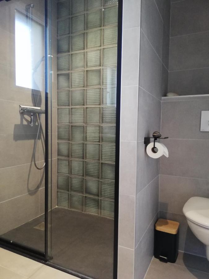Studio & Spa La Discrete Saint-Evarzec Luaran gambar