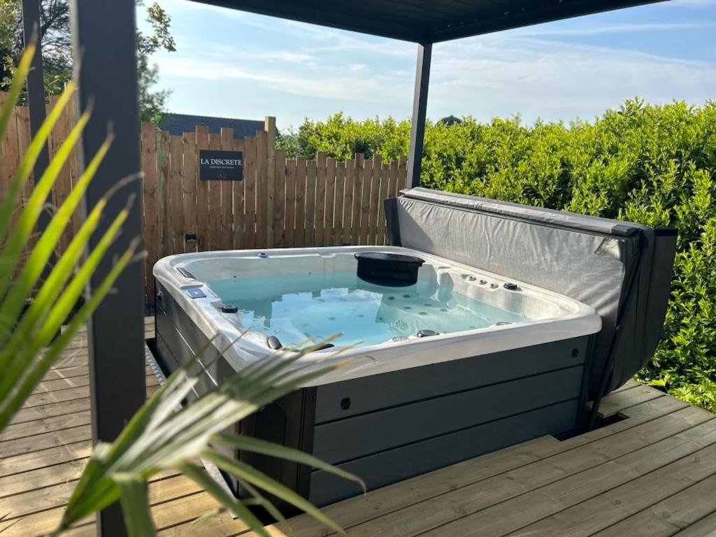 Studio & Spa La Discrete Saint-Evarzec Luaran gambar